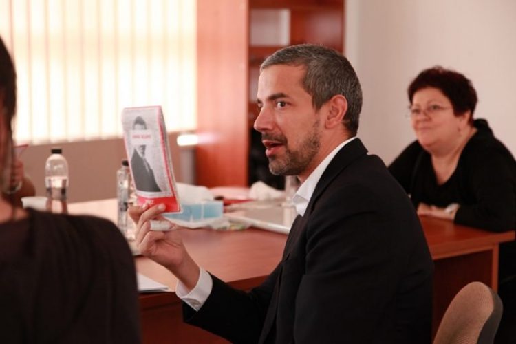 adrian-notz800-768x512