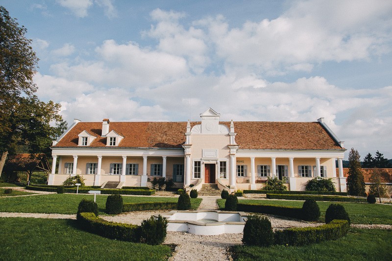  Conacul Apafi de la Mălâncrav