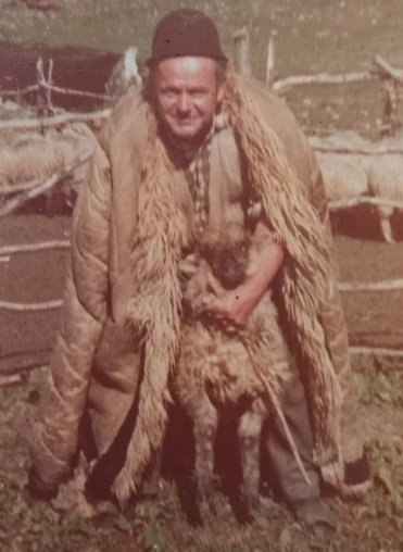 Nea’ Gheorghe, lângă turma de noatini