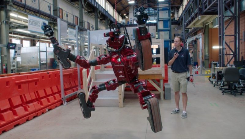 Imagine din filmul documentar „Reverii dintr-o lume conectată” (categ. Cetățeni ai lumii online”)